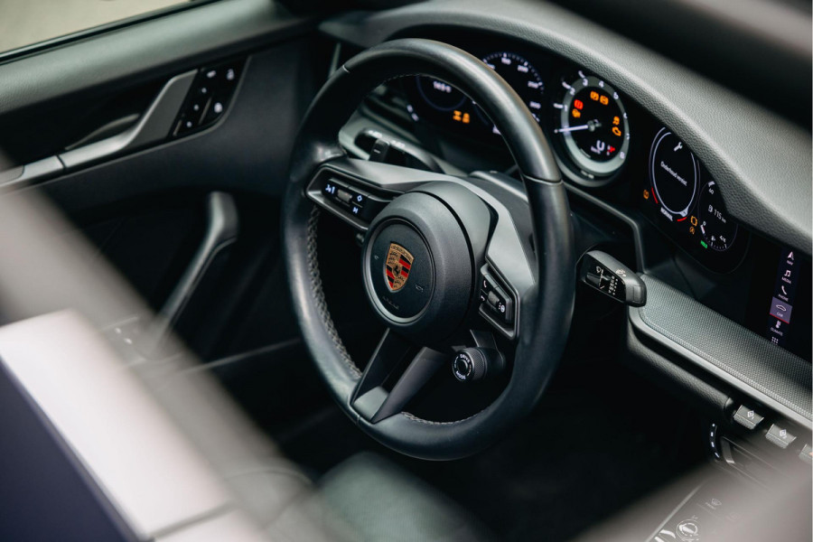 Porsche 911 3.0 Carrera 4 | Sport chrono | verwarmde en verkoelde sportstoelen | schuif-/kanteldak |