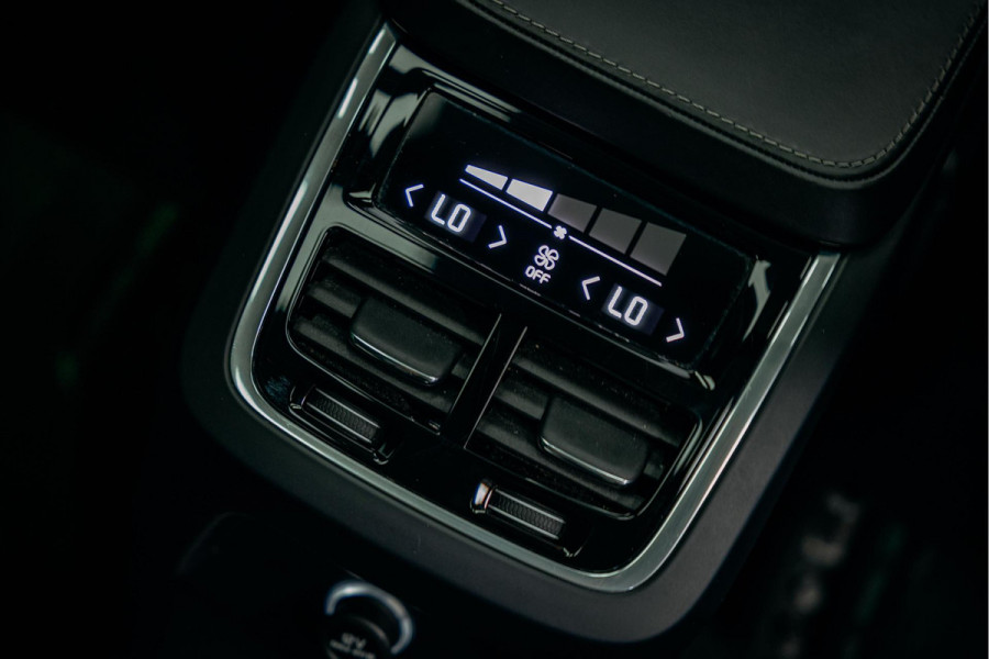 Volvo XC90 2.0 T8 Twin Engine AWD Inscription | 7 Zitter | Lederen stoelen met verwarming en geheugen | Trekhaak |