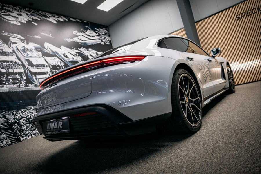 Porsche Taycan Performance 84 kWh | NL geleverd | Sport Chrono | Bose | Electric Sport Sound | Stoelverwarming |
