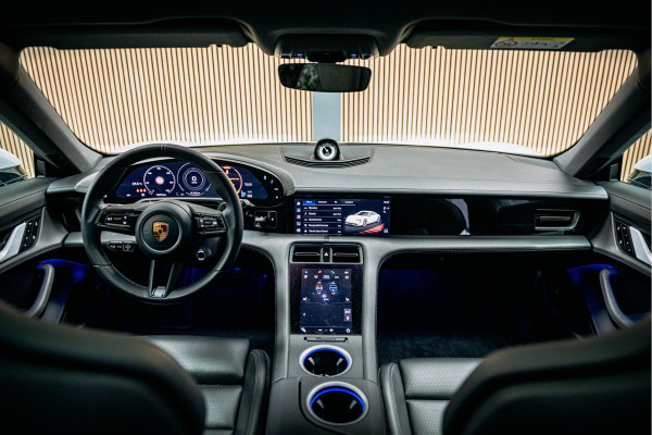 Porsche Taycan Performance 84 kWh | NL geleverd | Sport Chrono | Bose | Electric Sport Sound | Stoelverwarming |