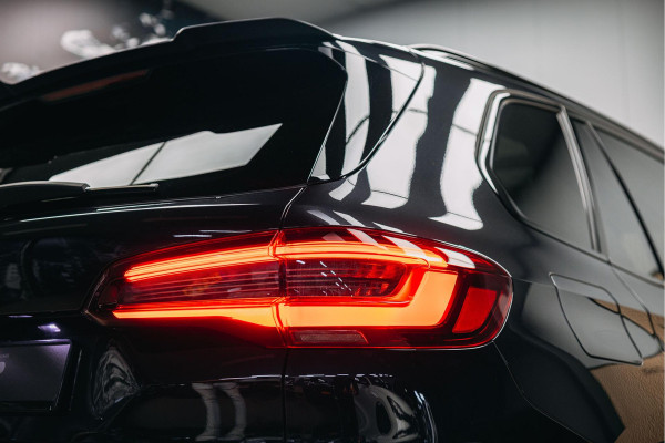 BMW X5 xDrive45e High Executive | Pano | Trekhaak | Luchtvering  | Stoelverwarming |