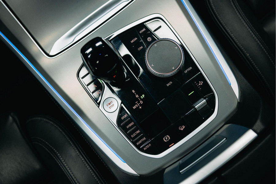 BMW X5 xDrive45e High Executive | Pano | Trekhaak | Luchtvering  | Stoelverwarming |