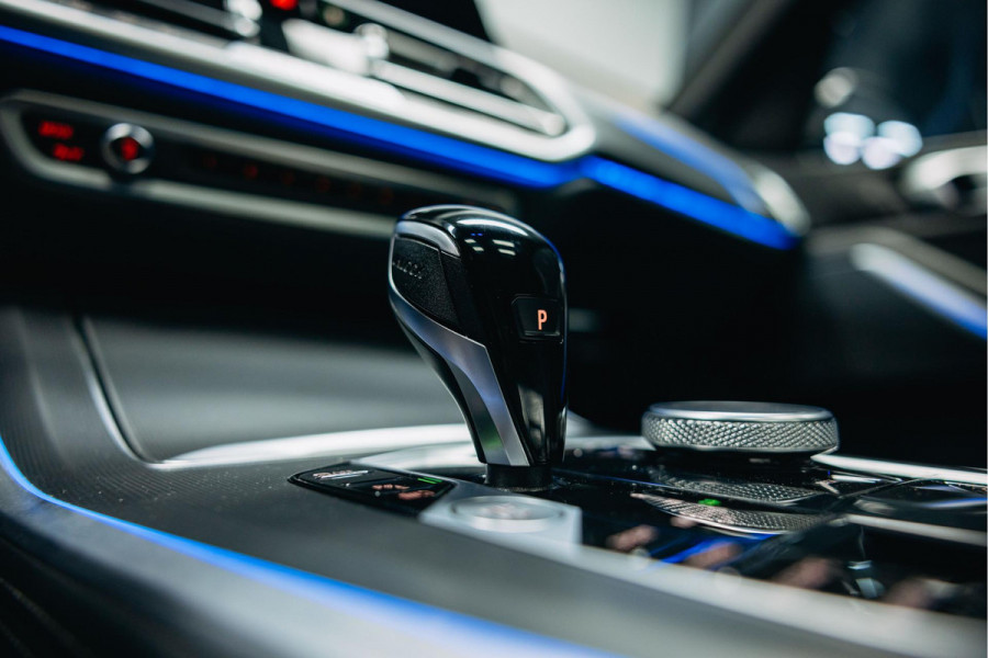 BMW X5 xDrive45e High Executive | Pano | Trekhaak | Luchtvering  | Stoelverwarming |