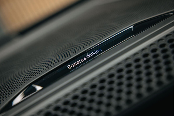 BMW 8 Serie M850i xDrive High Executive | Cabrio | Head-Up | 360 Camera | Bowers & Wilkins | Stuurverwarming |