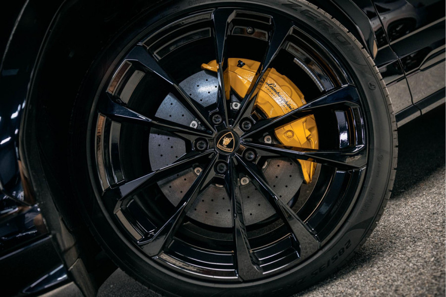 Lamborghini Urus 4.0 V8 S | Urus S | BTW | Akrapovic | Luchtvering | Geel stiksel pakket |