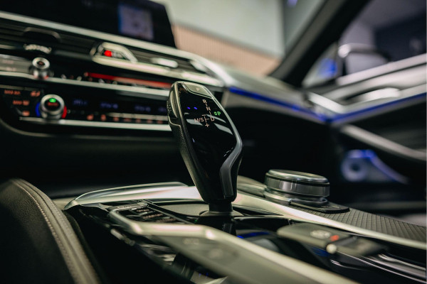 BMW 5 Serie 540i High Executive Edition | Pano | Head-Up | M-Sportpakket | Dealer Onderhouden |