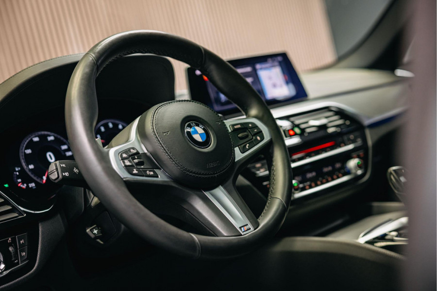 BMW 5 Serie 540i High Executive Edition | Pano | Head-Up | M-Sportpakket | Dealer Onderhouden |