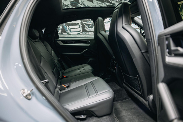 Porsche Cayenne Coupé 3.0 E-Hybrid | Sport Chrono | Trekhaak | Sportuitlaat | 360 camera |