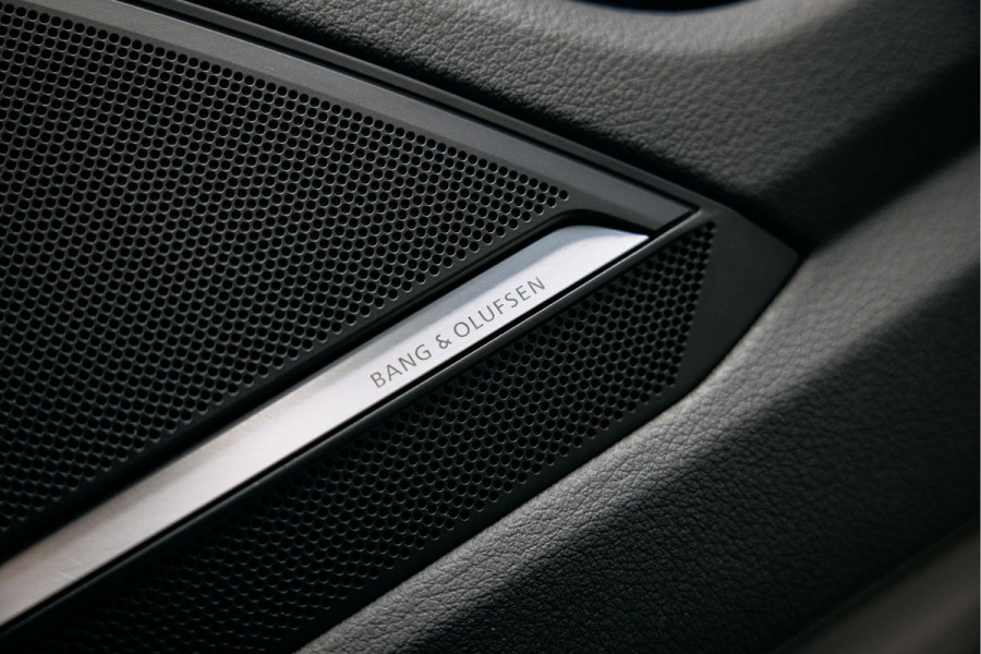 Audi RS6 Avant RS 6 TFSI quattro | Beton grijs matte | 23 inch Vossen HF7 | Keramisch | Pano |