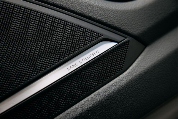 Audi RS6 Avant RS 6 TFSI quattro | Beton grijs matte | 23 inch Vossen HF7 | Keramisch | Pano |