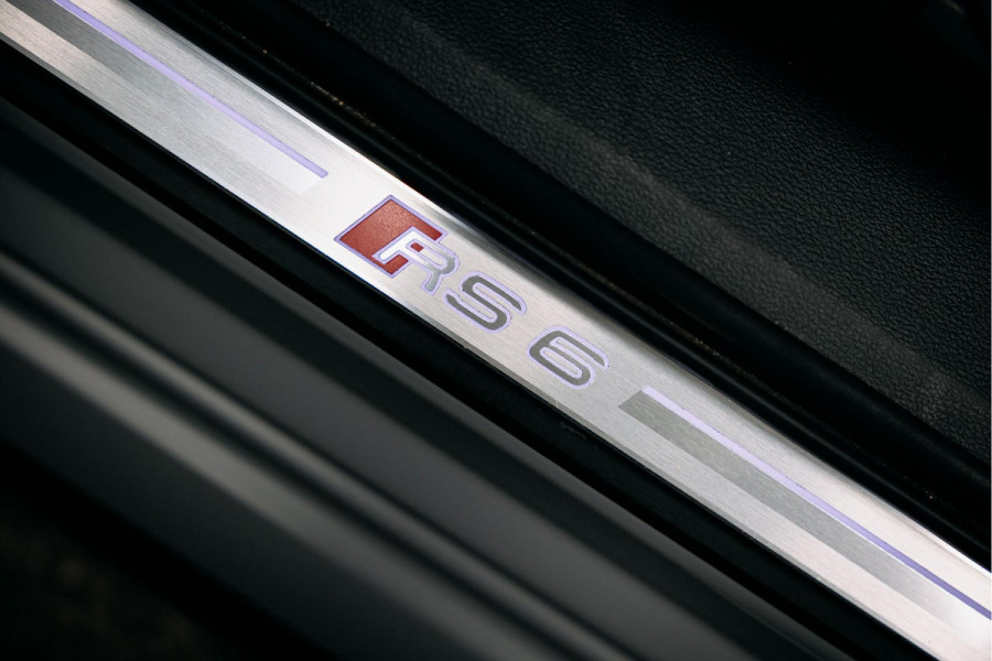 Audi RS6 Avant RS 6 TFSI quattro | Beton grijs matte | 23 inch Vossen HF7 | Keramisch | Pano |