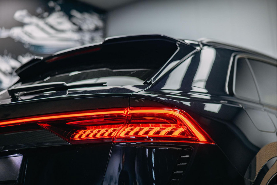 Audi RSQ8 4.0 TFSI quattro | B/ 3D | Carbon interieur en exterieur | Vossen | Rode Stiksels | Trekhaak |