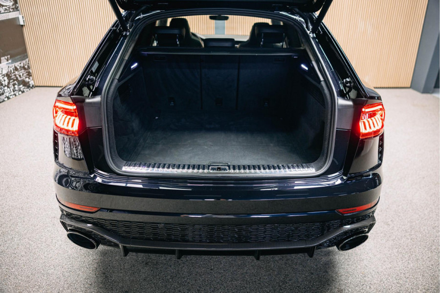 Audi RSQ8 4.0 TFSI quattro | B/ 3D | Carbon interieur en exterieur | Vossen | Rode Stiksels | Trekhaak |