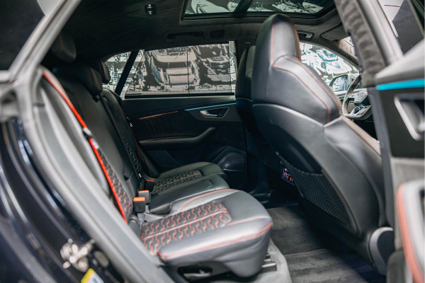 Audi RSQ8 4.0 TFSI quattro | B/ 3D | Carbon interieur en exterieur | Vossen | Rode Stiksels | Trekhaak |
