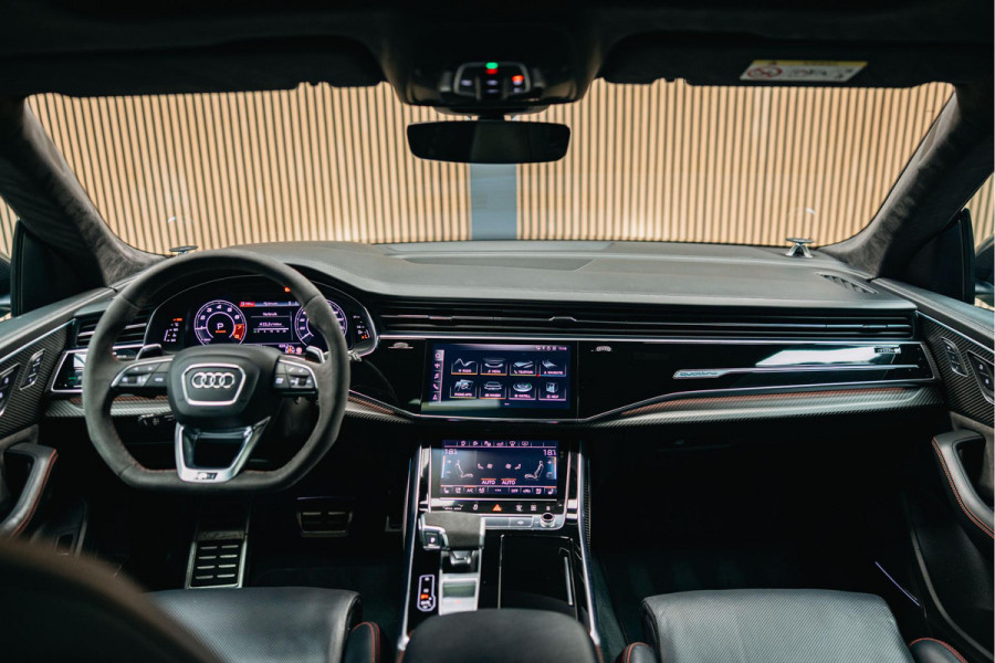 Audi RSQ8 4.0 TFSI quattro | B/ 3D | Carbon interieur en exterieur | Vossen | Rode Stiksels | Trekhaak |