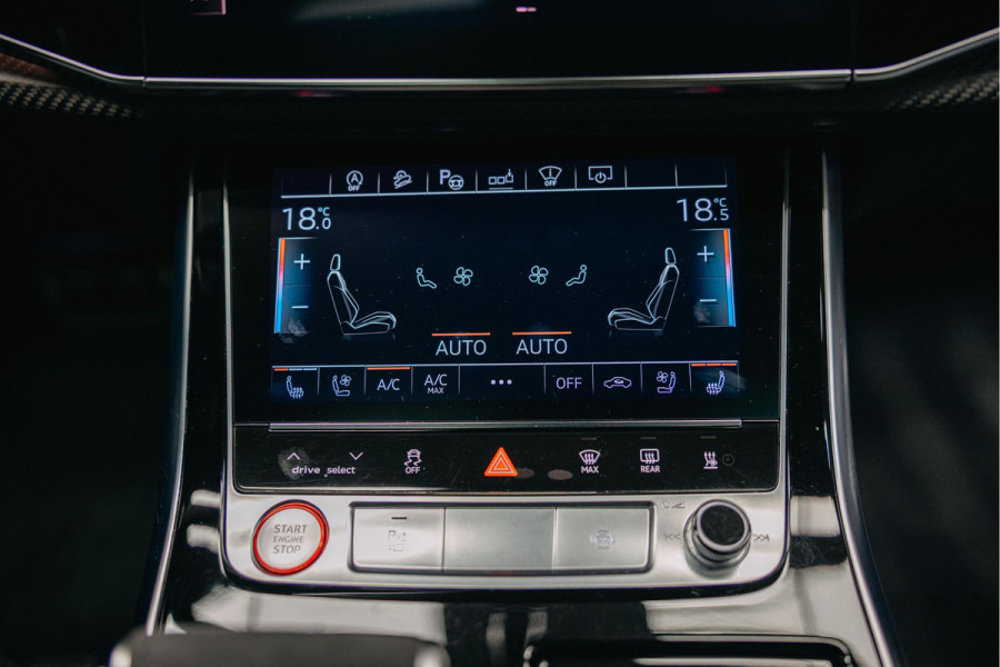 Audi RSQ8 4.0 TFSI quattro | B/ 3D | Carbon interieur en exterieur | Vossen | Rode Stiksels | Trekhaak |