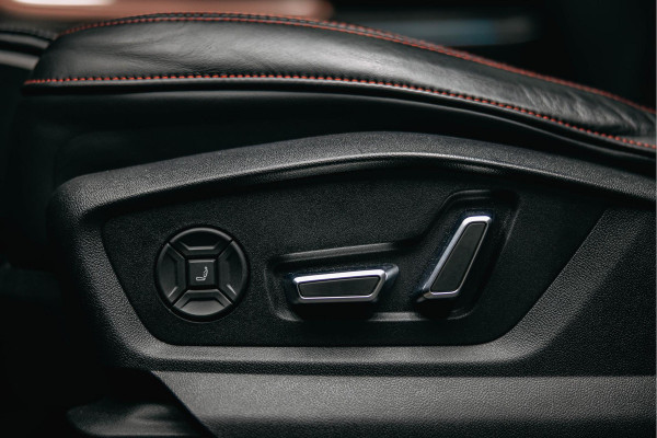 Audi RSQ8 4.0 TFSI quattro | B/ 3D | Carbon interieur en exterieur | Vossen | Rode Stiksels | Trekhaak |