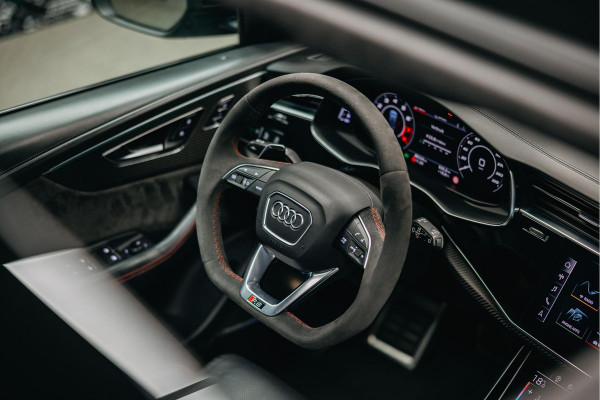 Audi RSQ8 4.0 TFSI quattro | B/ 3D | Carbon interieur en exterieur | Vossen | Rode Stiksels | Trekhaak |
