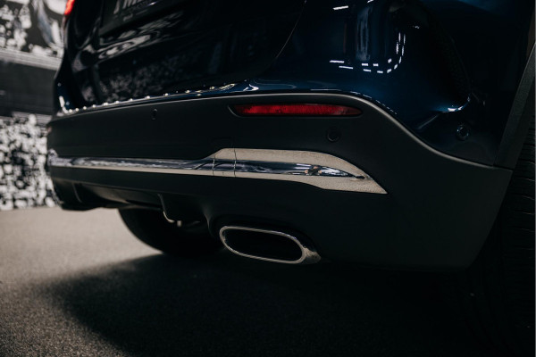 Mercedes-Benz GLA 180 d Business Solution AMG | AMG-Line | Pano | Stoelverwarming | Achteruitrijcamera |