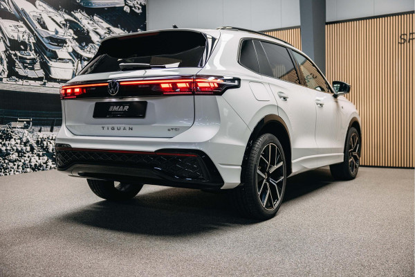 Volkswagen Tiguan 1.5 eTSI R-Line Business | Harman/Kardon | BTW | Pano | Stoelmassage | Trekhaak |