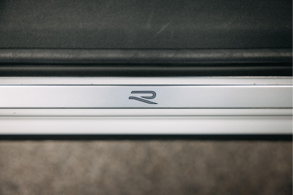 Volkswagen Tiguan 1.5 eTSI R-Line Business | Harman/Kardon | BTW | Pano | Stoelmassage | Trekhaak |