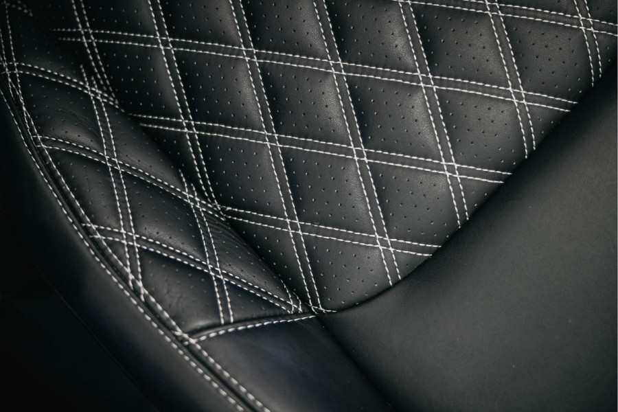 Jeep Wrangler Unlimited 4xe 380 Rubicon Dikke Custom Made Jeep Wrangler, Cabrio top elektrische bedienbaar.