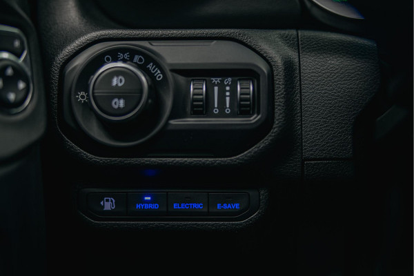 Jeep Wrangler Unlimited 4xe 380 Rubicon Dikke Custom Made Jeep Wrangler, Cabrio top elektrische bedienbaar.