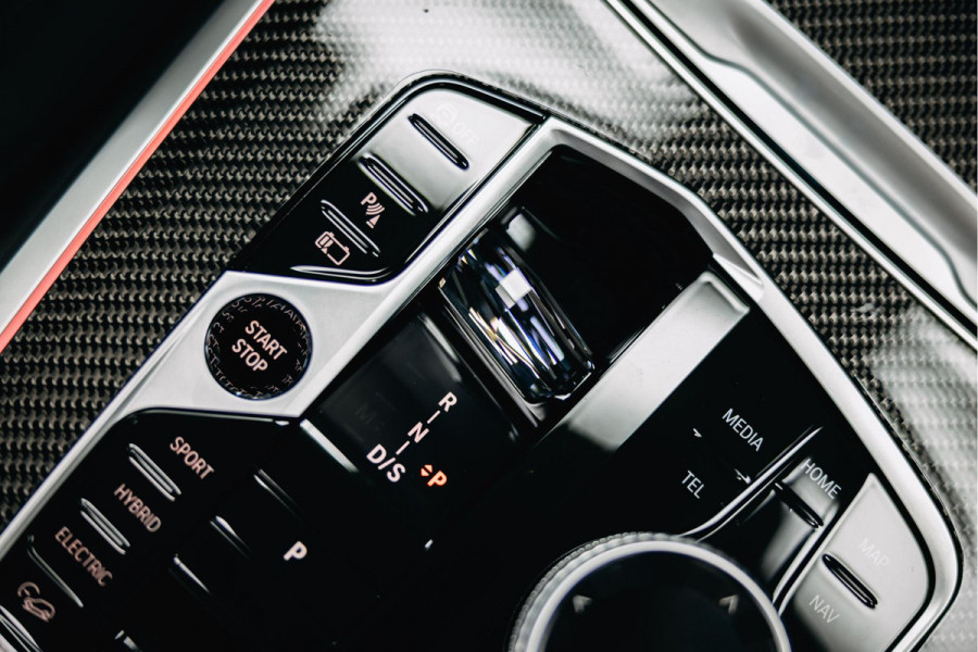 BMW X5 xDrive50e | M uitgevoerd | Trekhaak | Alcantara hemel | Luchtvering | Full PPF in- en exterieur | Skylounge |