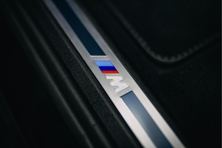 BMW X5 xDrive50e | M uitgevoerd | Trekhaak | Alcantara hemel | Luchtvering | Full PPF in- en exterieur | Skylounge |