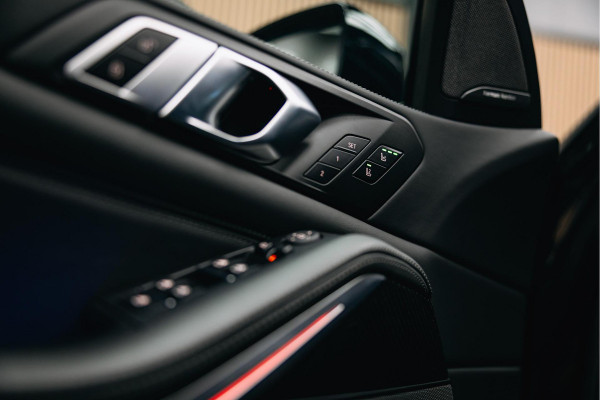 BMW X5 xDrive50e | M uitgevoerd | Trekhaak | Alcantara hemel | Luchtvering | Full PPF in- en exterieur | Skylounge |