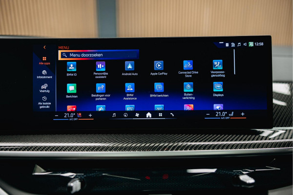 BMW X5 xDrive50e | M uitgevoerd | Trekhaak | Alcantara hemel | Luchtvering | Full PPF in- en exterieur | Skylounge |