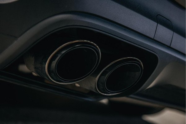 Porsche Cayenne Coupé 3.0 E-Hybrid | Head-up | Bose | Sport Chrono | Stuurverwarming | Stoelverwarming en verkoeling | Trekhaak | Kreide |