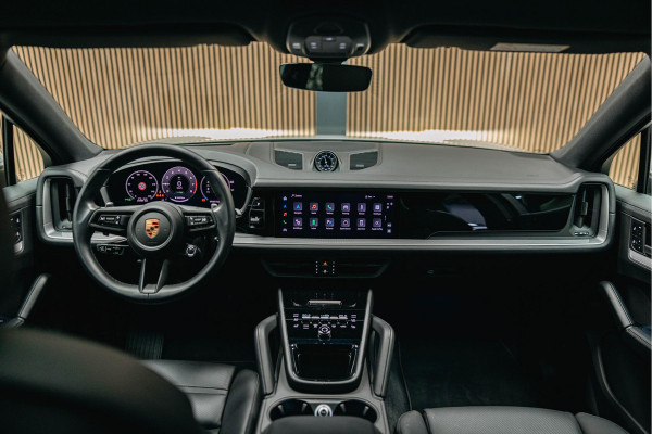 Porsche Cayenne Coupé 3.0 E-Hybrid | Head-up | Bose | Sport Chrono | Stuurverwarming | Stoelverwarming en verkoeling | Trekhaak | Kreide |