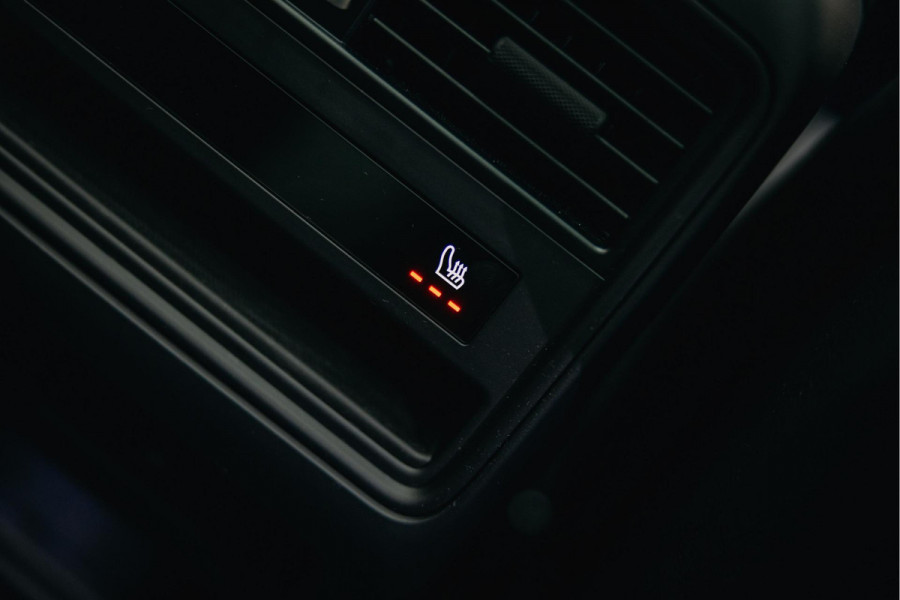 Porsche Cayenne Coupé 3.0 E-Hybrid | Head-up | Bose | Sport Chrono | Stuurverwarming | Stoelverwarming en verkoeling | Trekhaak | Kreide |