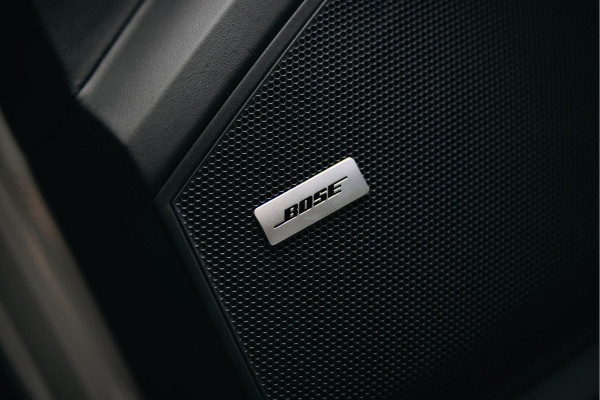 Porsche Cayenne Coupé 3.0 E-Hybrid | Head-up | Bose | Sport Chrono | Stuurverwarming | Stoelverwarming en verkoeling | Trekhaak | Kreide |