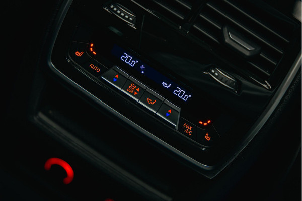 BMW X5 xDrive50e | Volledig M uitgevoerd| Head-up | Verwarmde en verkoelde bekerhouders | Pano |