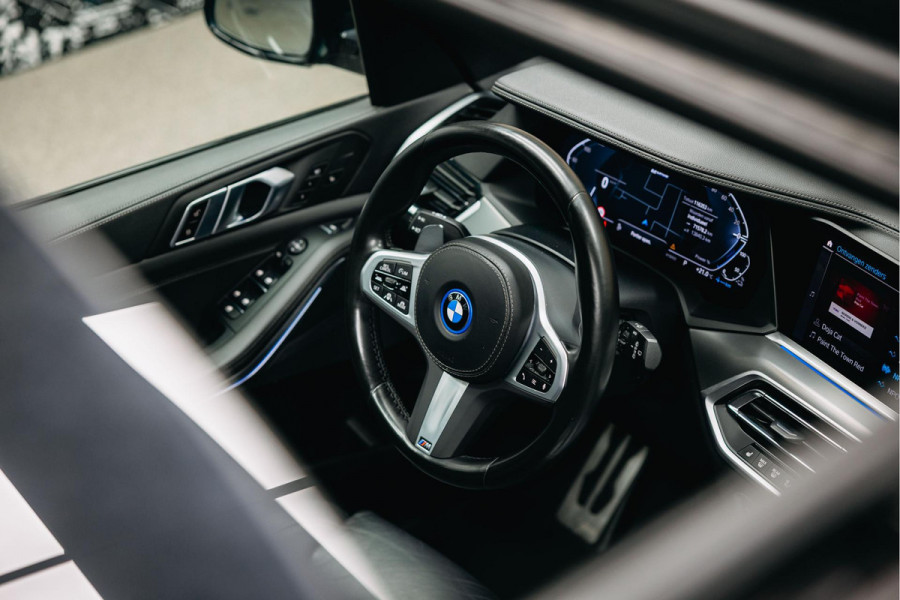 BMW X5 xDrive45e High Executive | M-sport | Luchtvering | Pano | Head-Up | Trekhaak | 360 camera |