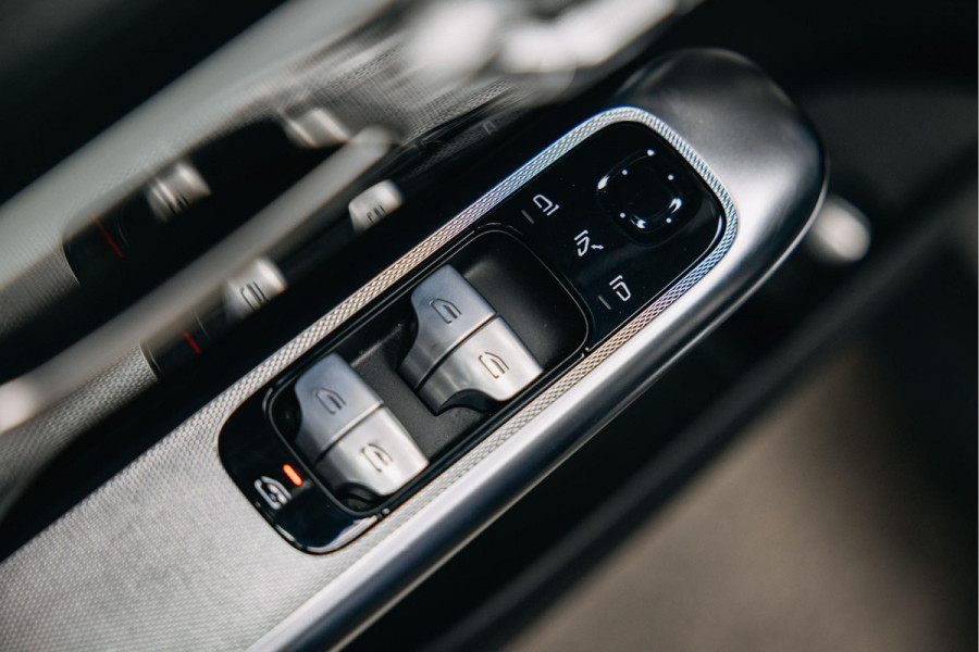 Mercedes-Benz GLC 300e 4MATIC AMG Line | Pano | Stoelverwarming | 360 camera | AMG Look |