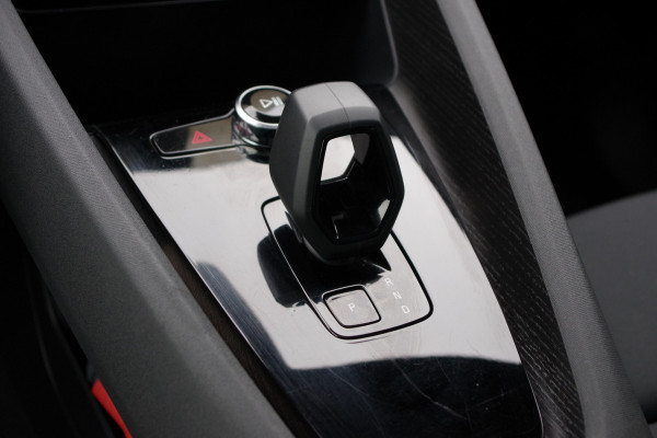 Polestar 2 Long Range Dual Motor 408 PK Launch Edition 78kWh Panoramadak, 89 % SOH Harman/Kardon, Carplay