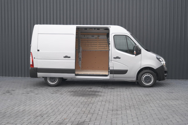 Opel Movano 2.3 Turbo L2H2 DC | Trekhaak | Camera | Navigatie | Climate Control