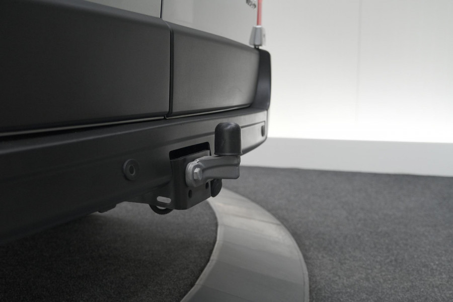 Opel Movano 2.3 Turbo L2H2 DC | Trekhaak | Camera | Navigatie | Climate Control