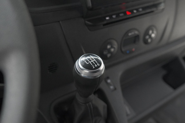 Opel Movano 2.3 Turbo L2H2 DC | Trekhaak | Camera | Navigatie | Climate Control