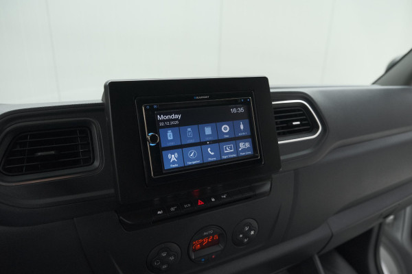 Opel Movano 2.3 Turbo L2H2 DC | Trekhaak | Camera | Navigatie | Climate Control