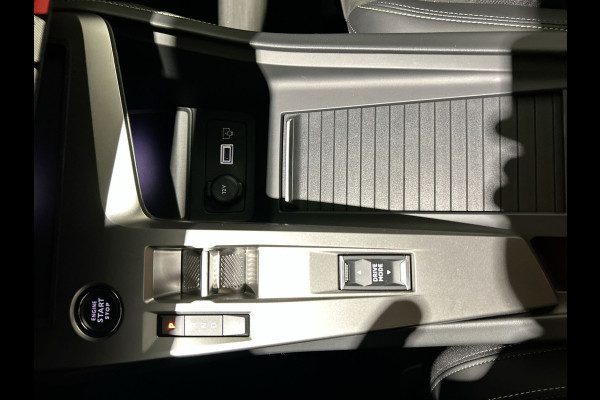 Peugeot e-308 SW GT 54 kWh 156pk Apple Carplay / Android Auto | Camera | alcantara-leer  | trekhaak | navigatie