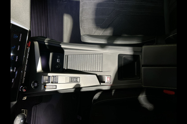 Peugeot e-308 SW GT 54 kWh 156pk Apple Carplay / Android Auto | Camera | alcantara-leer  | trekhaak | navigatie