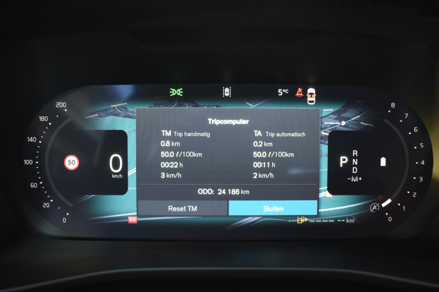 Volvo XC40 B4 211PK Automaat Plus Dark / Navigatie / Adaptive Cruise / Harman Kardon / Stuur- & Stoelverwarming / Elektrische achterklep / Achteruitrijcamera / Trekhaak / Elektrische stoelverst. met geheugen