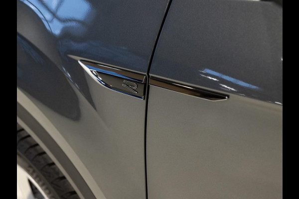 Volkswagen T-Roc 1.5 TSI R-Line Edition / 150pk / Stoel en stuur verwarming / Achteruitrij camera / Keyless /