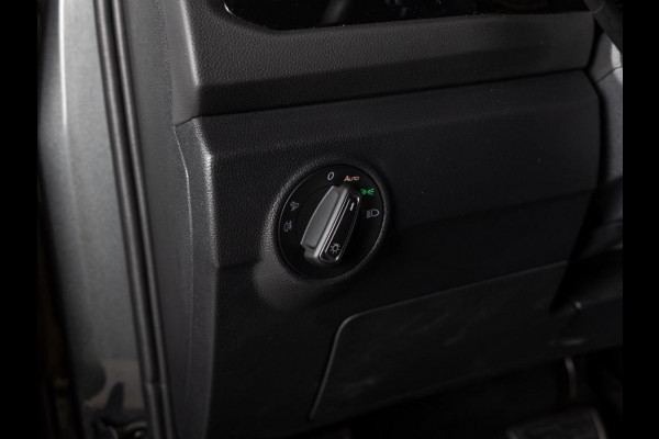 Volkswagen T-Roc 1.5 TSI R-Line Edition / 150pk / Stoel en stuur verwarming / Achteruitrij camera / Keyless /