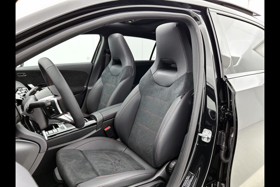 Mercedes-Benz A-Klasse 250 e Business Solution AMG | Nightpakket | Advanced sound system | Dodehoekassistent | Panoramaschuifdak | Smartphone-integratie | MULTIBEAM LED | KEYLESS GO |