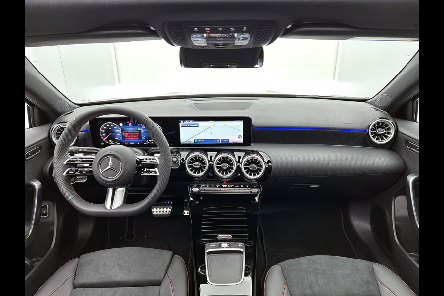 Mercedes-Benz A-Klasse 250 e Business Solution AMG | Nightpakket | Advanced sound system | Dodehoekassistent | Panoramaschuifdak | Smartphone-integratie | MULTIBEAM LED | KEYLESS GO |